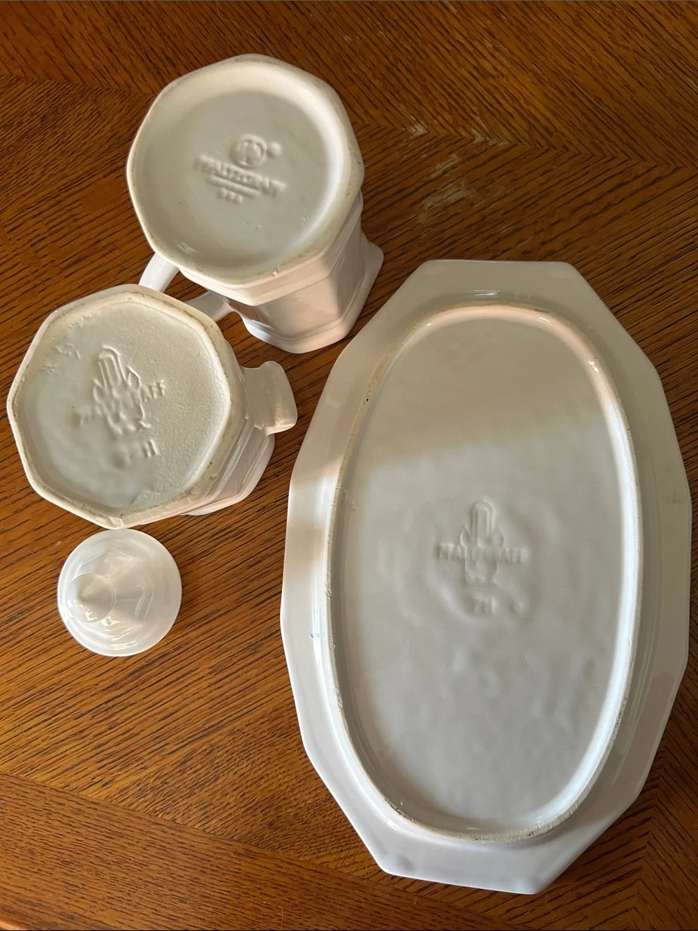 Pfaltzgraff Heritage White Ceramic Creamer and Sugar Set with Tray